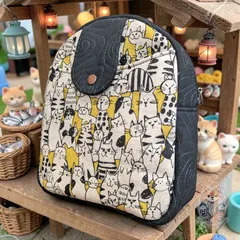 仕切りファスナー付きポシェット　猫柄　綿麻×黒系