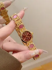 腕時計 レディース クォーツ 1個 レディース ゴールド合金 非対称デザイン ブレスレット 腕時計、ファッション アラビア数字ダイヤル、クォーツムーブメント、調整可能なストラップ、日常の装飾やホリデーギフトに適して