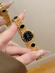 腕時計 レディース クォーツ 1個 レディース ゴールド合金 非対称ブレスレット 腕時計、ファッション アラビア数字ダイヤル、クォーツ ムーブメント、調整可能なストラップ、日常の装飾やホリデーギフトに適しています