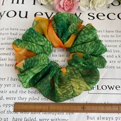 ハンドメイドシュシュ☆グリーン、オレンジ花柄