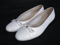 Salvatore Ferragamo フェラガモ レザー リボン フラットシューズ パンプス 表記サイズ 6 (約23cm) 靴 シューズ ホワイト系 DM2430