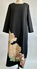 黒留袖リメイク　金色装飾　ロングワンピース　黒　正絹　豪華黒留袖　雲取り花鳥文　金彩