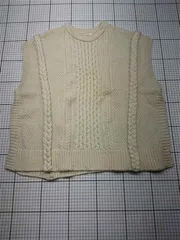 ◇ Θ アースミュージックアンドエコロジー earth music&ecology ケーブル編みニットベスト アイボリー レディース E  【1602190011638】