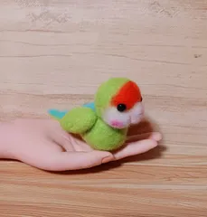 羊毛フェルト カラフルなインコ　癒しの手作り ハンドメイド