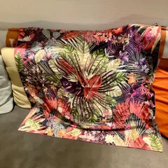 サルヴァトーレ フェラガモ Salvatore Ferragamo 花柄 フラワー シルク スカーフ レッド ピンク パープル 約90cm×約90cm G202のサムネイル