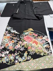 【美品】黒留袖 生絹 比翼付き 五つ紋 花柄 豪華 着物 H8-3-56