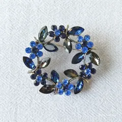 リース ブローチ 花 コサージュ ラインストーン アンティーク調 ヴィンテージ風 上品 大人かわいい ジャケット ストール セレモニー【普通郵便】