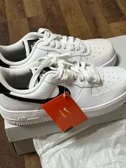 ナイキ エアフォース1 白黒 新品