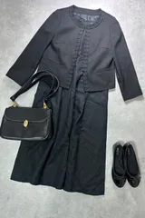 訳あり難あり【2点セット】ストロベリーフィールズ×ユニクロ セレモニー セットアップ 黒 M 卒園 卒業 入園 入学 お受験 フォーマル 冠婚葬祭 異素材ミックス ノーカラージャケット 膝丈フレアワンピース ブラック レディース