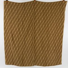 【美品】FENDI ズッカ柄 FF柄 シルク イタリア製 大判スカーフ ストール 美品】FENDI ズッカ柄 大判スカーフ ストール シルク ウール イタリア