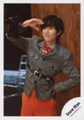 【中古】生写真(STARTO) Snow Man/阿部亮平/膝上/シングル「SERIOUS」MV＆ジャケ写オフショット/公式生写真