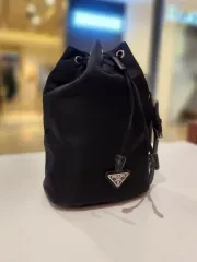 プラダ リナイロン ポーチ バケットバッグ