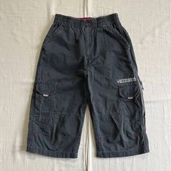 00s　archive　アーカイブ古着　thriller　スリラー　コットンツイル系生地　ギミック　膝下　半端丈カーゴパンツ　バギー　ワイドシルエット　ハーフパンツ　複数ポケット　ロゴタグ　メッシュ切り替え　フェードブラック　C-BOY　Y2K　ストリート