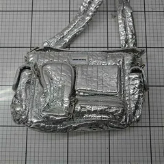◇ Θ アナスイ ANNA SUI NYC メタリックフェイククロコマルチポケットバッグ シルバー系 レディース E  【1601150022738】
