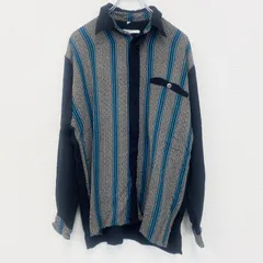 古着 used　長袖プリント総柄シャツ　比翼ボタン　レトロデザイン　ストライプ　個性的　黒　ブラック　Mサイズ