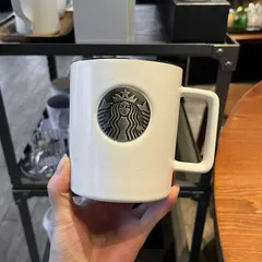 スターバックスレリーフ模様ホワイトセラミックカップ メタリック風ブランドロゴ大容量マグ