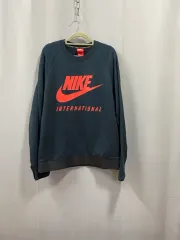 ナイキ インターナショナル フロントロゴ スウェット (XLサイズ)
