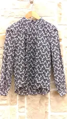 M01 鎌倉シャツ　リバティ柄　長袖　綿シャツ
