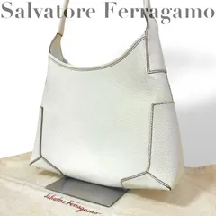 ☆★ Salvatore Ferragamo  サルヴァトーレフェラガモ★ショルダーバッグ　ワンショルダー　肩掛け　ホワイト　レザー　シルバー金具　レディース　ロゴ　保存袋★♯2279