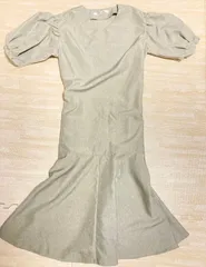💖大人気！新品　パフスリーブ フレアワンピース　Vネック　万能　グレーグリーン