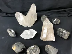 天然水晶原石（クラスター）BOX/コリント産