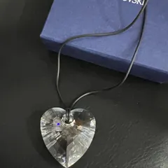 スワロフスキー　SWAROVSKI   クリスタル・ハート・ペンダントネックレス
