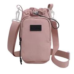 水筒カバー ペット ボトルホルダー 水筒ポーチ 斜め掛け ストラップ付き ナイロン ショルダー 撥水生地 長さ調節可 持ち運び便利 アウトドア キャンプ 運動会 公園 フェス 子供 大人兼用 (ピンク) [ピンク]