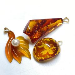 2AZ23　琥珀　蜜蠟　ペンダントトップ　K18金　3点　美品 2AZ23 琥珀 蜜蠟 ペンダントトップ K18金 3点 美品 - メルカリ