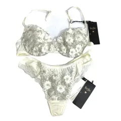 Wacoal ワコール トレフル/ブラ＆ショーツセット C70 M ラインストーン/花    ホワイト レディース / 240001193726