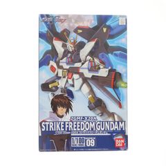 1/100 ZGMF-X20A 스트라이크 프리덤 건담 기동전사 건담 SEED DESTINY(시드 데스티니) 프라모델(0134152) 반다이