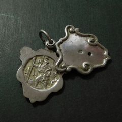 時代物 眠り猫 鳴龍 葵形状 ペンダント お守り 厄除け 薬師堂 