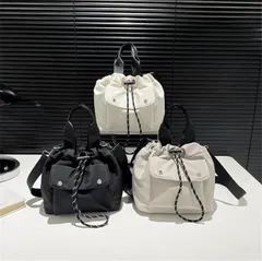 [全国送料無料] 2026年新作 ショルダーバッグ 巾着タイプ トートバッグ ハンドバッグ シンプル 手提げバッグ 軽量 韓国 NMC