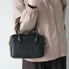 POMTATA (ポンタタ) | RONE SQUARE MINI BOSTON (black) | スクエアミニボストンバッグ 牛革 ショルダーバッグのサムネイル