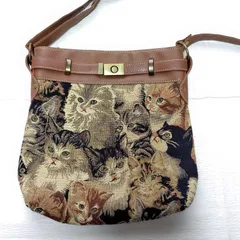 Signare シグナーレ バッグ 猫 【猫たちと歩む優雅なひととき】 ショルダーバッグ ゴブラン織り タペストリー 織物 英国 伝統 キャッツ 総柄 茶