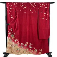 振袖 身丈159.5cm 裄丈67cm M 袷 牡丹 手鞠 箔 金彩 赤 正絹 名品 【中古】