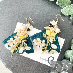 【335】ハンドメイドピアス イヤリング インド刺繍リボン コットンパール 揺れる レース アンティーク調 グリーン