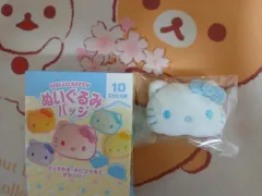 (正規品)ハローキティ ぬいぐるみ バッジ