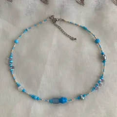 天然石、淡水パール、色んなビーズを使った水色のネックレス