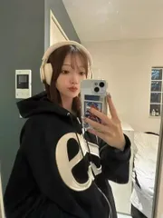 大人気！刺繍入りパーカー　ジップアップカーディガンアウター