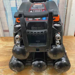 送料無料【中古品】マックス(MAX) エアコンプレッサー AK-HH1270E2(27L)_ブラック 高圧【柏店】のサムネイル