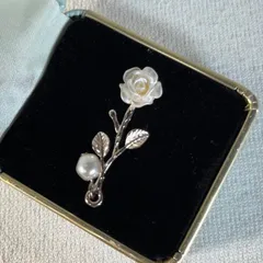 イヤリング　バラモチーフ 　パール　フラワー　上品アクセサリー