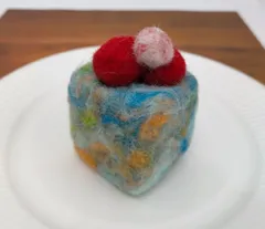 HAT7-020　羊毛フェルト　ぬいぐるみ　ケーキ　スイーツ　お菓子　ままごと　マスコット　オーナメント　インテリア