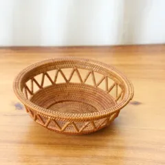 バリ雑貨 アタ ラウンド型 バスケット デザイン (Φ20cmｘ7.5cm) BAS-0009 バリ雑貨 アジアン雑貨 トレイ トレー 小物入れ 菓子入れ カゴ アメニティ おしゃれ