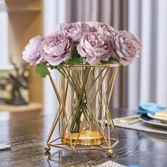 北欧インテリアに馴染む金属とガラスの花瓶 金 ゴールド ワイヤーフレーム 透明 クリア おしゃれ 花器 フラワーベース 玄関 リビング