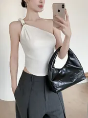 2026夏新作 ギャル系 ワンショルダー メタルボタン クロップド ノースリーブ ニットベスト デザイン性 レディース トップス