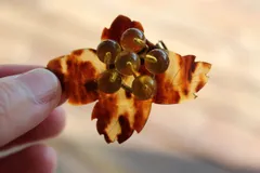 KT07本鼈甲 葡萄モチーフ ブローチ べっ甲 ヴィンテージ