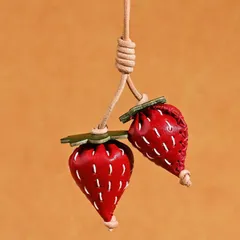 本革いちごモチーフキーリング ハンドメイド 手縫いレザーチャーム 牛革バッグチャーム 超軽量 レトロ可愛い キーホルダー バッグチャーム アクセサリー 革小物 キーリング キーイング 車の鍵 チャーム ストラップ 大人フェミニン クリスマスギフトSGPJ096