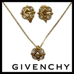 Givenchy ハート型 ネックレス イヤリングセット - メルカリ