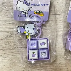 未開封・新品)ハローキティ LED 4連キートップ アクリルキーホルダーセット 紫