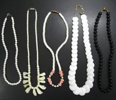 0954☆ネックレス■白■黒■５個セット■送料込み